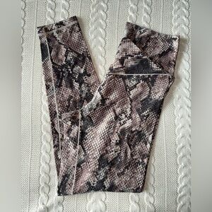 Offline by Aerie High-Rise 7/8 Leggings Snake Print Size Large